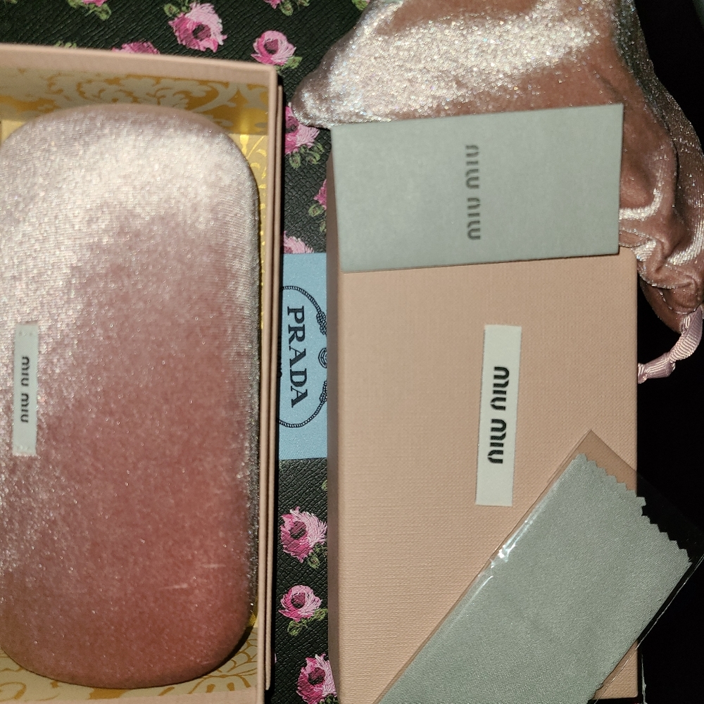 Miu Miu Sunglasses Nwt And Case - image 6